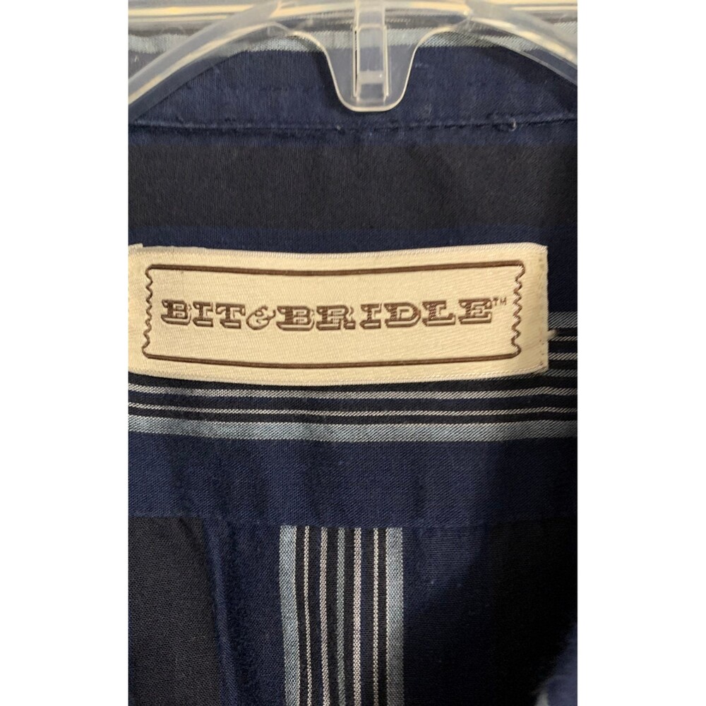 Bit & Bridle snap front long sleeve shirt. Size XLT. - Picture 2 of 4